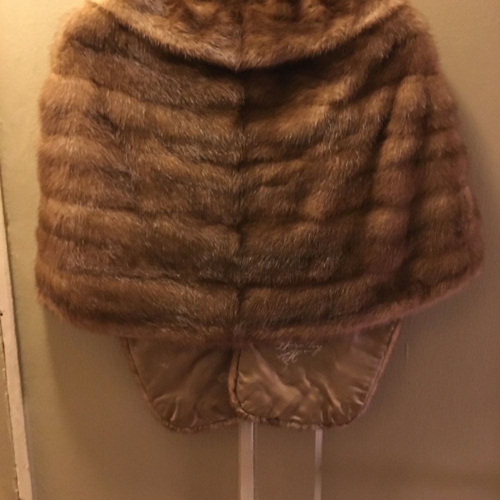 Fur shawl - Picture 2 of 2